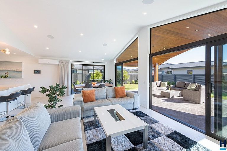 Photo of property in 4 Puketutu Grove, Motueka, 7120