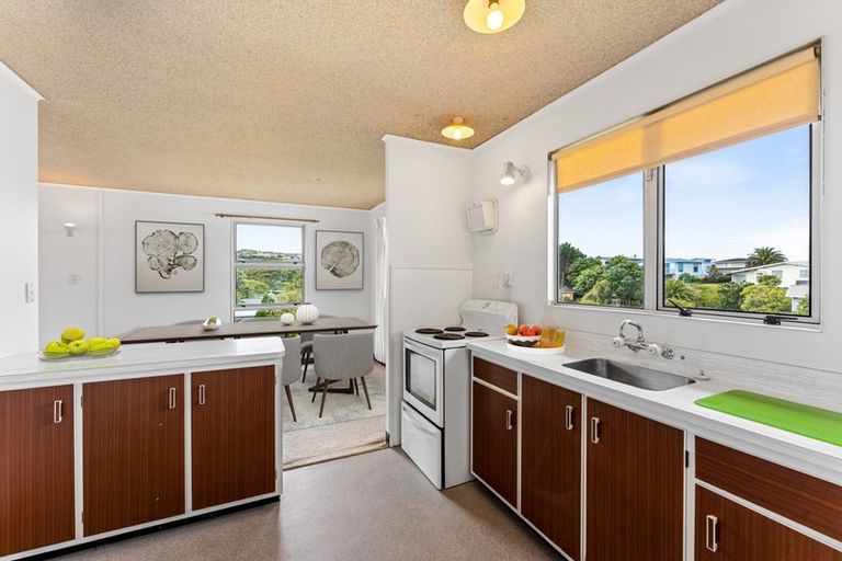 Photo of property in 1/150 Dowse Drive, Maungaraki, Lower Hutt, 5010