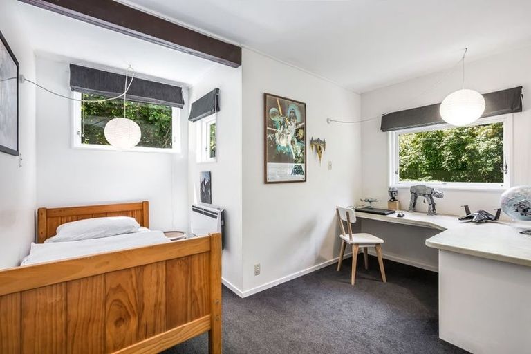 Photo of property in 21 Ferry Road, Days Bay, Lower Hutt, 5013