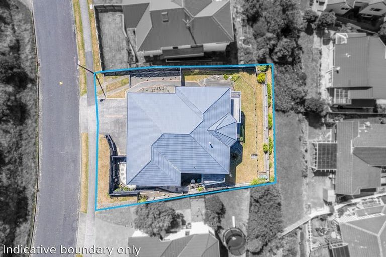 Photo of property in 11 Chastudon Place, Tawa, Wellington, 5028