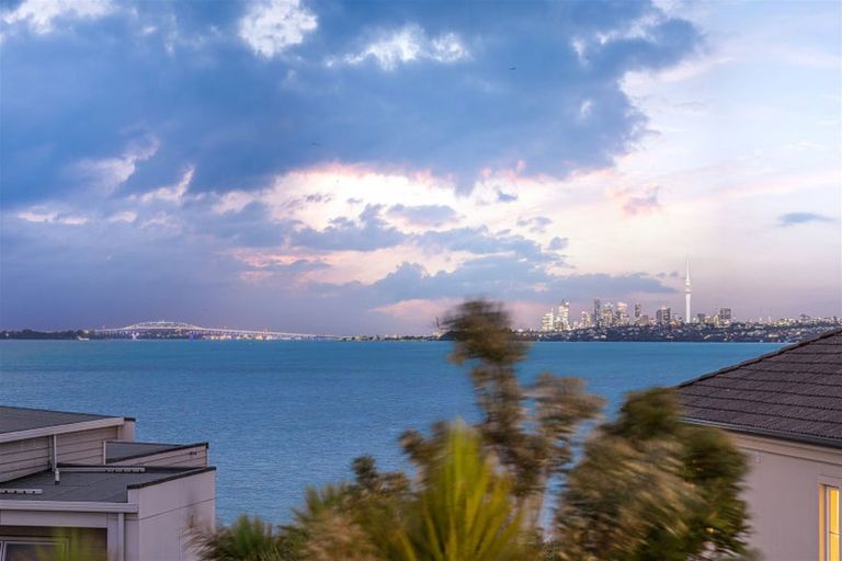 Photo of property in 16 Matau Rise, Te Atatu Peninsula, Auckland, 0610