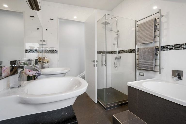 Photo of property in 10 Bayside Drive, Browns Bay, Auckland, 0630