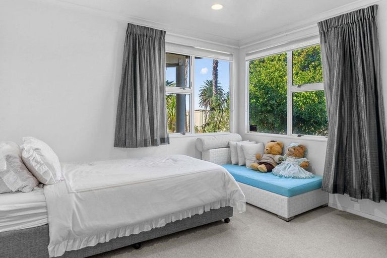 Photo of property in 2 Seychelles Drive, Papamoa Beach, Papamoa, 3118