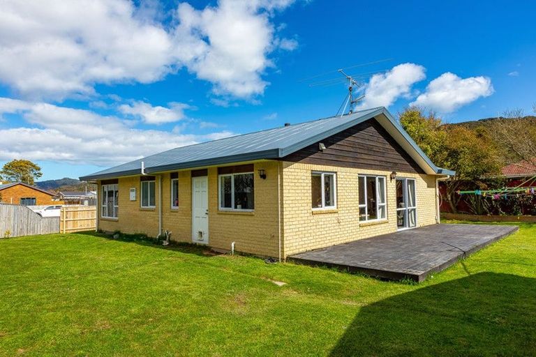 Photo of property in 3 Ipswich Grove, Wainuiomata, Lower Hutt, 5014