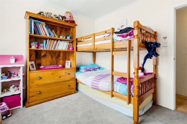 Photo of property in 24 Makiri Street, Helensville, 0800