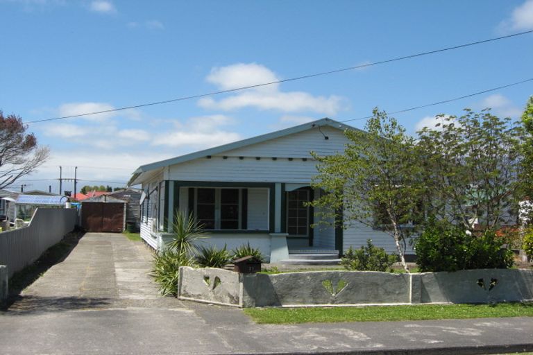 Photo of property in 31 Romilly Street, Westport, 7825