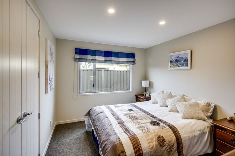 Photo of property in 52 Orotu Drive, Poraiti, Napier, 4112