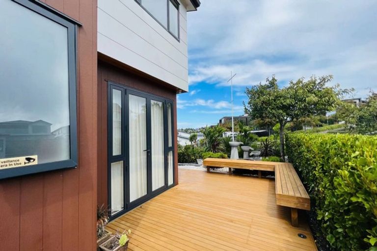 Photo of property in 12 Shelby Place, Long Bay, Auckland, 0630