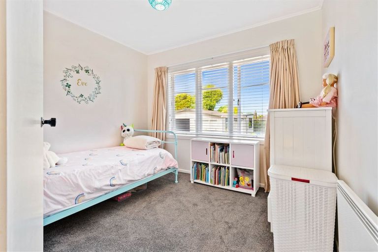 Photo of property in 7 Kervil Avenue, Te Atatu Peninsula, Auckland, 0610