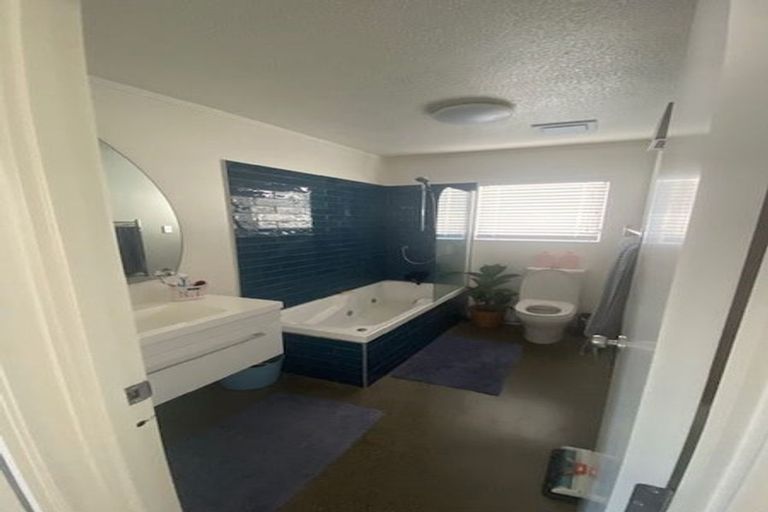 Photo of property in 1/57 Hattaway Avenue, Bucklands Beach, Auckland, 2012