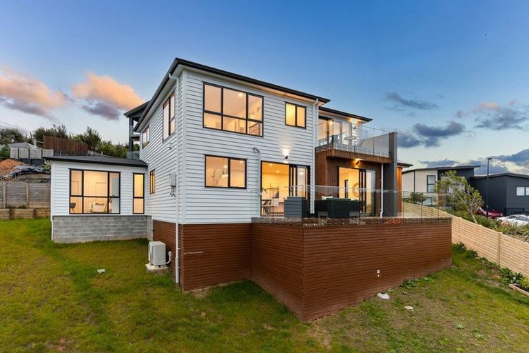 Photo of property in 14 Ringi Lane, Orewa, 0931