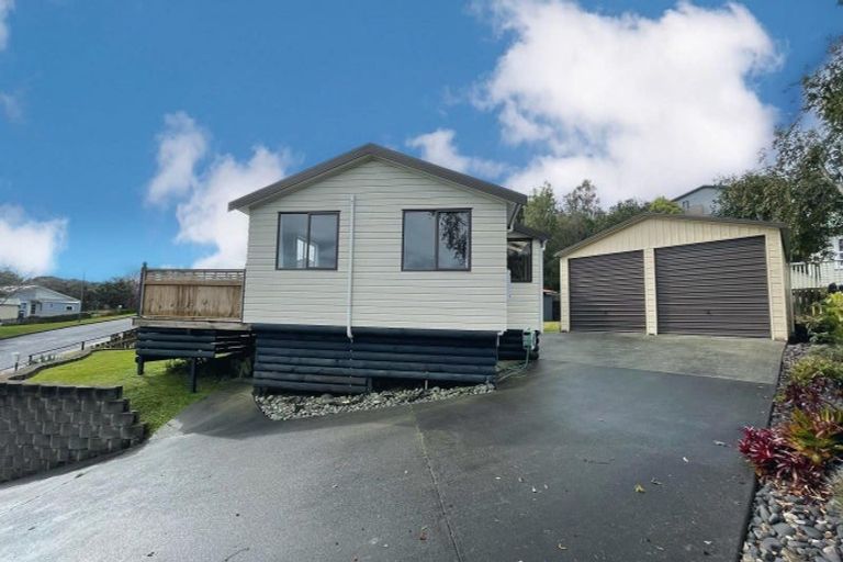 Photo of property in 11 Pearce Drive, Te Kamo, Whangarei, 0112