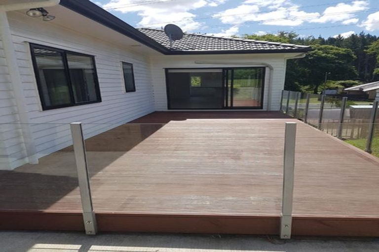 Photo of property in 28 Wautaiti Drive, Riverhead, 0820