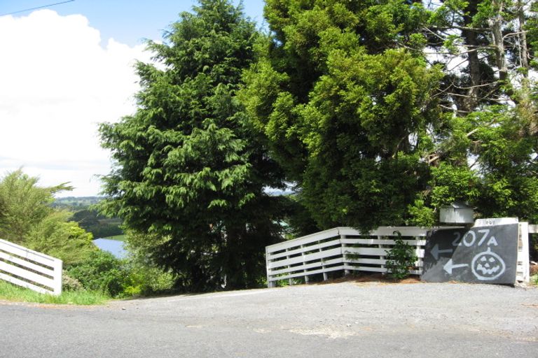 Photo of property in 207 Hanham Road, Kumeu, 0891