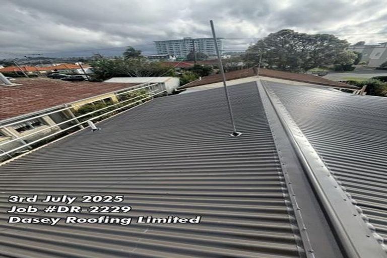 Photo of property in 2/8 Riverside Road, Orewa, 0931