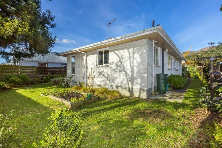 Photo of property in 4/12 Wilford Street, Wallaceville, Upper Hutt, 5018