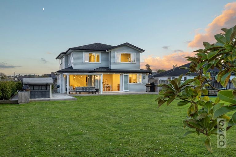 Photo of property in 11 Kahika Grove, Huapai, Kumeu, 0810