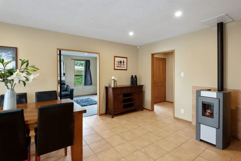 Photo of property in 25 Shannon Place, Belfast, Christchurch, 8051