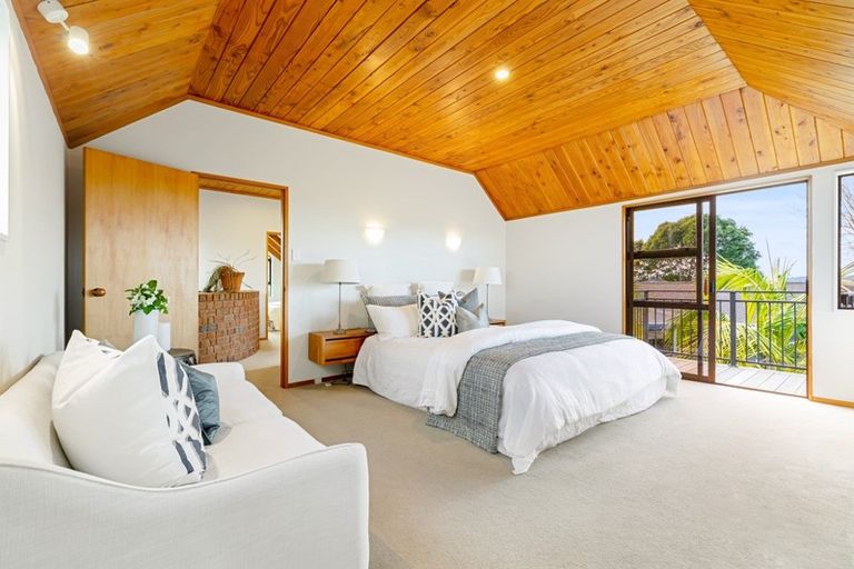 Photo of property in 3 Clearwater Cove, West Harbour, Auckland, 0618