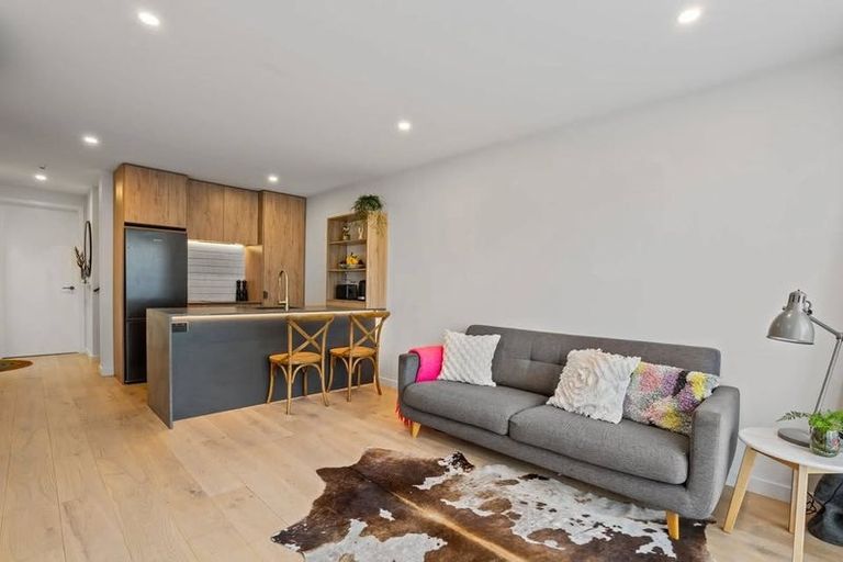 Photo of property in 51 Ryan Loop, Jacks Point, 9371