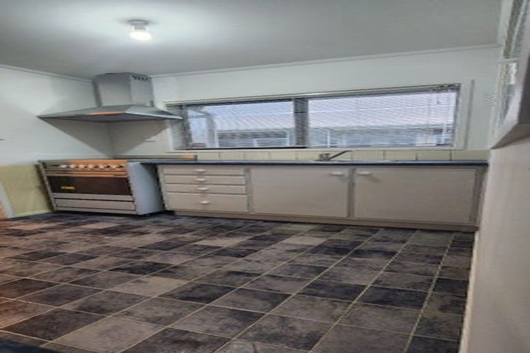 Photo of property in 1/190 Coronation Road, Hillcrest, Auckland, 0627