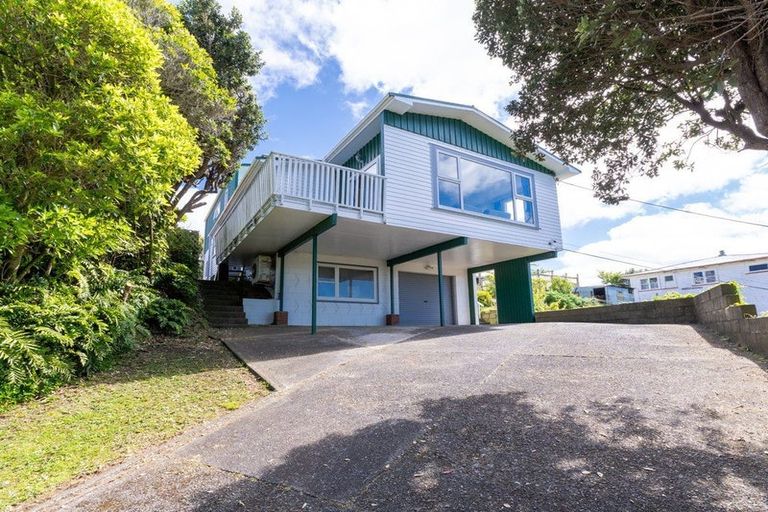 Photo of property in 63 Bassett Road, Johnsonville, Wellington, 6037