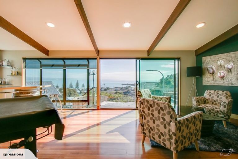 Photo of property in 15 Milton Terrace, Hospital Hill, Napier, 4110