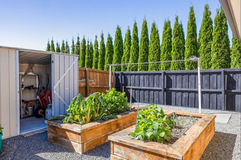 Photo of property in 17 Awa Place, Rangiora, 7400