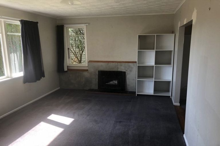 Photo of property in 18 Totara Park Road, Clouston Park, Upper Hutt, 5018