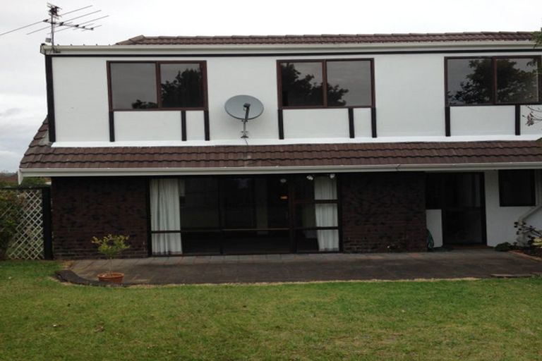 Photo of property in 2/27 Fortunes Road, Half Moon Bay, Auckland, 2012