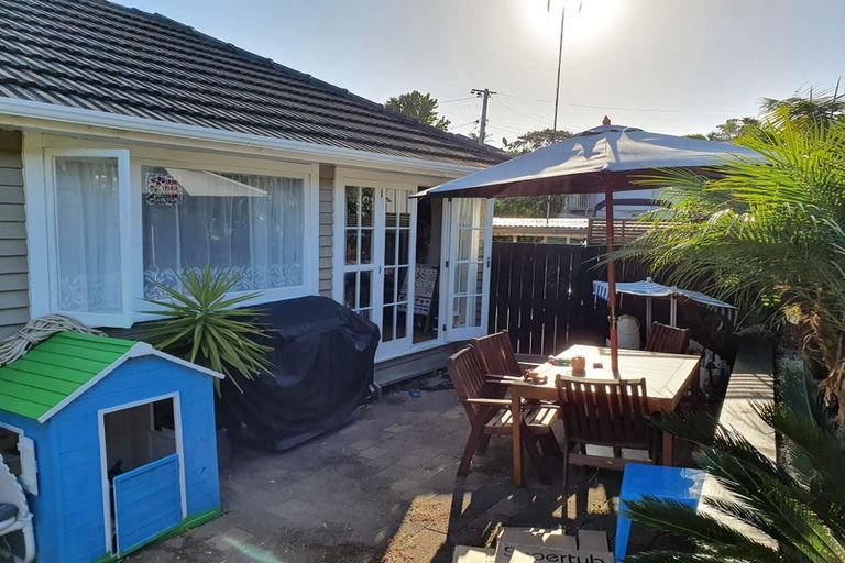 Photo of property in 2/54 Howe Street, Howick, Auckland, 2014