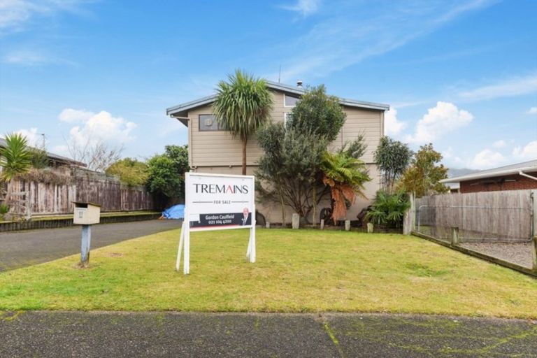 Photo of property in 11 Hapi Street, Pomare, Rotorua, 3015