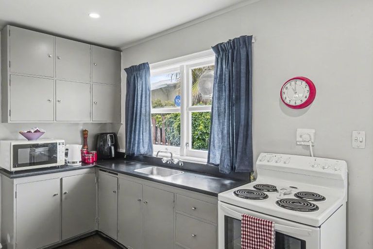 Photo of property in 51 Alexander Road, Raumati Beach, Paraparaumu, 5032