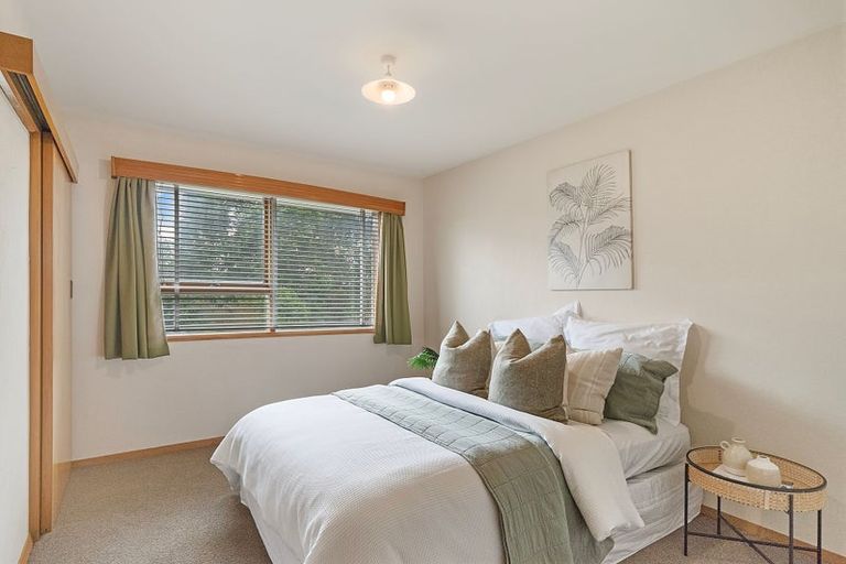 Photo of property in 12 Lomax Place, Islington, Christchurch, 8042