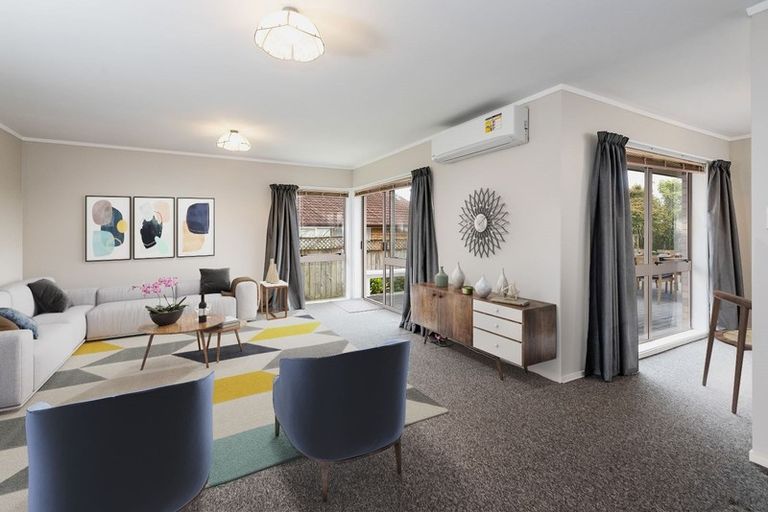 Photo of property in 8 Crescent Hills Court, Northpark, Auckland, 2013