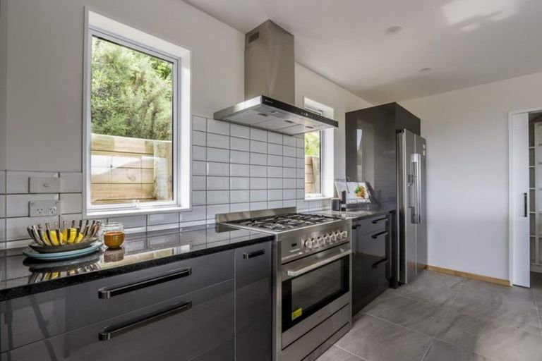 Photo of property in 103 Kakariki Grove, Waikanae, 5036