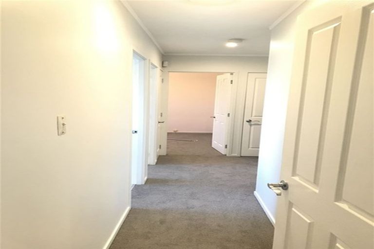 Photo of property in 1/322 Royal Road, Massey, Auckland, 0614