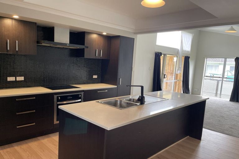 Photo of property in 93 Bruce Mclaren Road, Henderson, Auckland, 0612