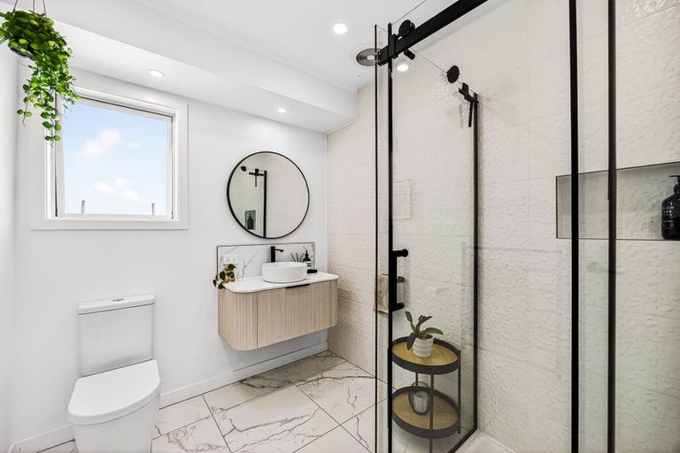 Photo of property in 6 Blacks Road, Greenhithe, Auckland, 0632