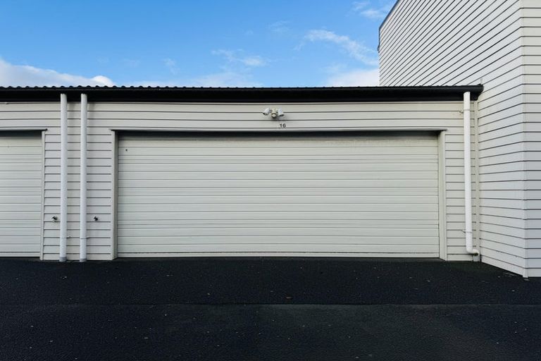 Photo of property in 16 Zabeel Crescent, Takanini, 2112