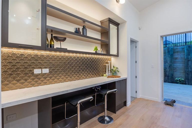 Photo of property in 2 Craigs Way, Hobsonville, Auckland, 0616