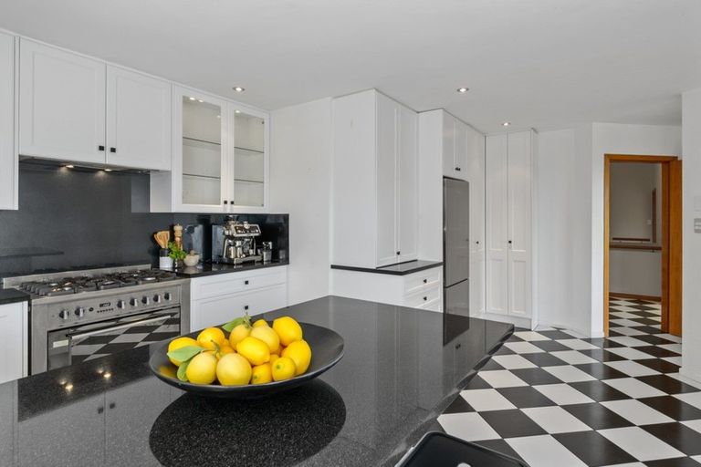 Photo of property in 12 Lucknow Place, Cashmere, Christchurch, 8022