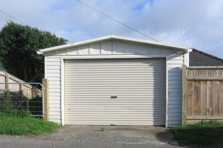 Photo of property in 6 Sheridan Terrace, Johnsonville, Wellington, 6037