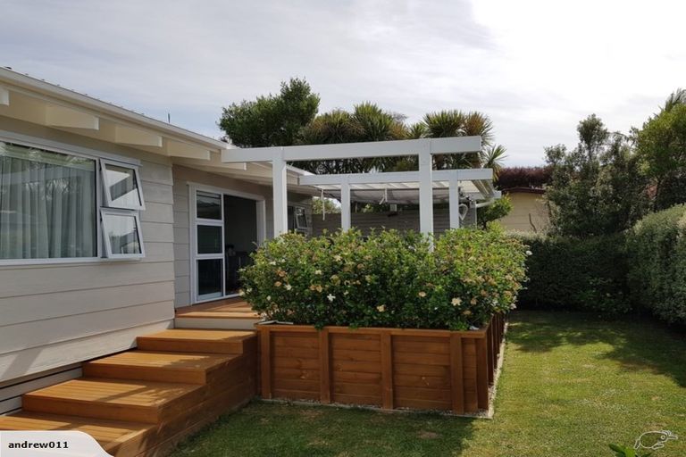 Photo of property in 2 Taihiki Road, Clarks Beach, 2122