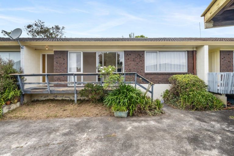 Photo of property in 2/17 Ballater Place, Highland Park, Auckland, 2010