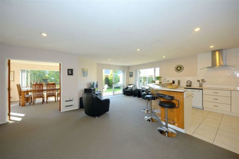 Photo of property in 3 Thoresby Mews, Avonhead, Christchurch, 8042