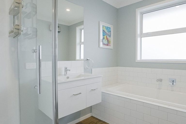 Photo of property in 27 Parata Street, Waikanae, 5036