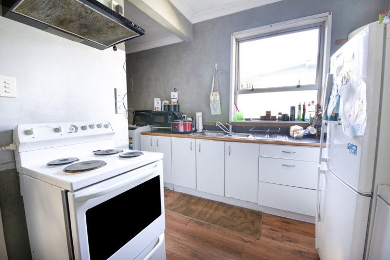 Photo of property in 107 Milton Road, Bluff Hill, Napier, 4110