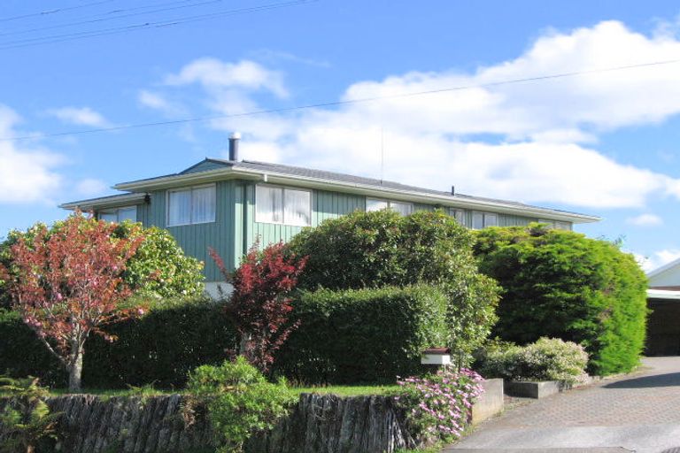 Photo of property in 20 Hawai Street, Two Mile Bay, Taupo, 3330
