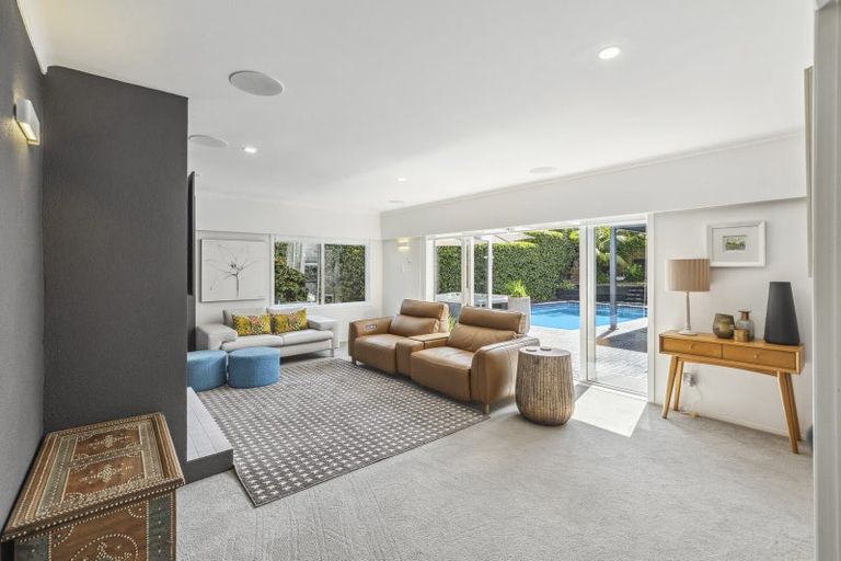 Photo of property in 9 Seymour Road, Mellons Bay, Auckland, 2014